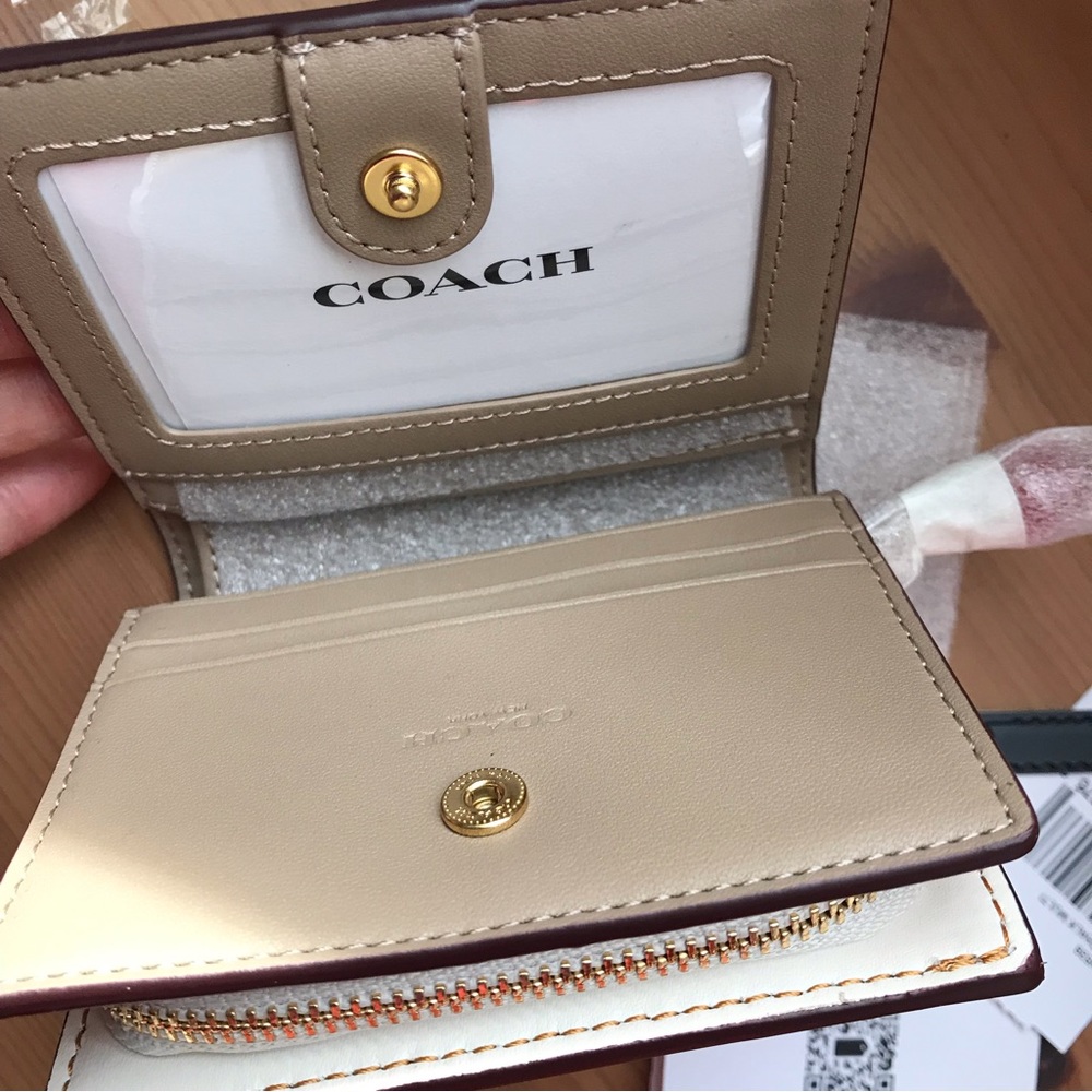 🍓 Coach Snap Wallet With Wild Strawberry Print Gold/Chalk Multi - Picture 7 of 13